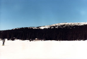 View of the camp from Kamashkushkatinau-nipi. Photo courtesy Camille Fouillard.